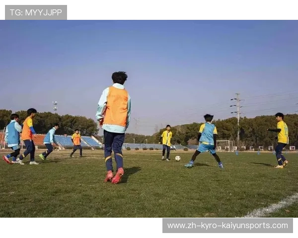 足球训练中的小组战术与队员互动